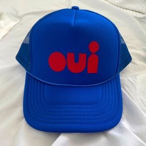 “Oui” Trucker Hat